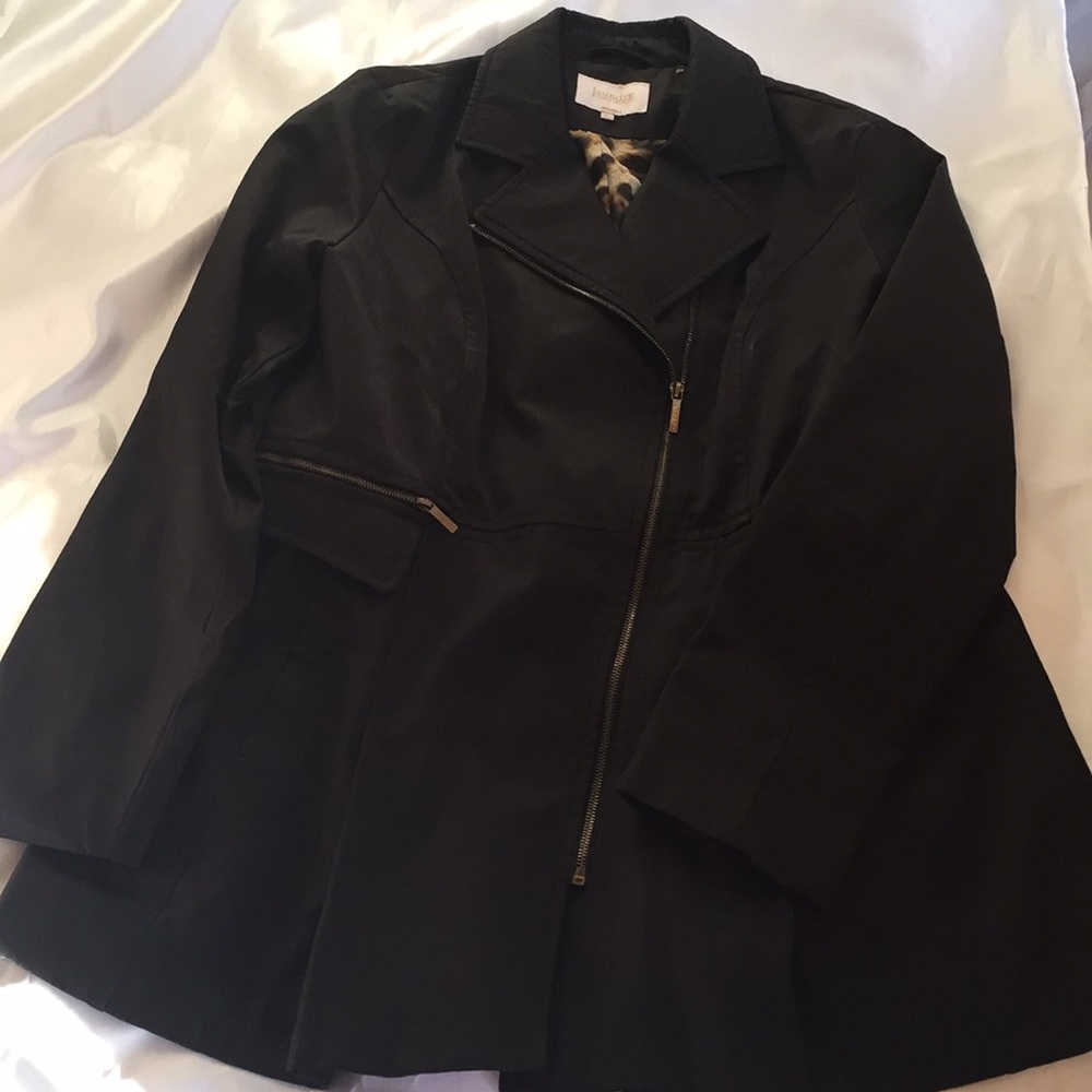 Laundry by Shelli Segal black coat/Jacket pleated